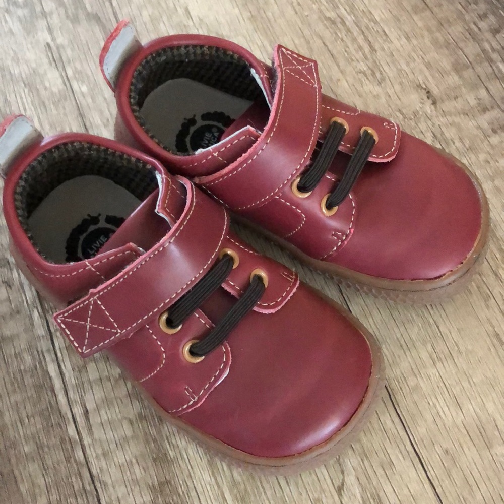Livie & Luca shoes • boy size 6 • vintage red